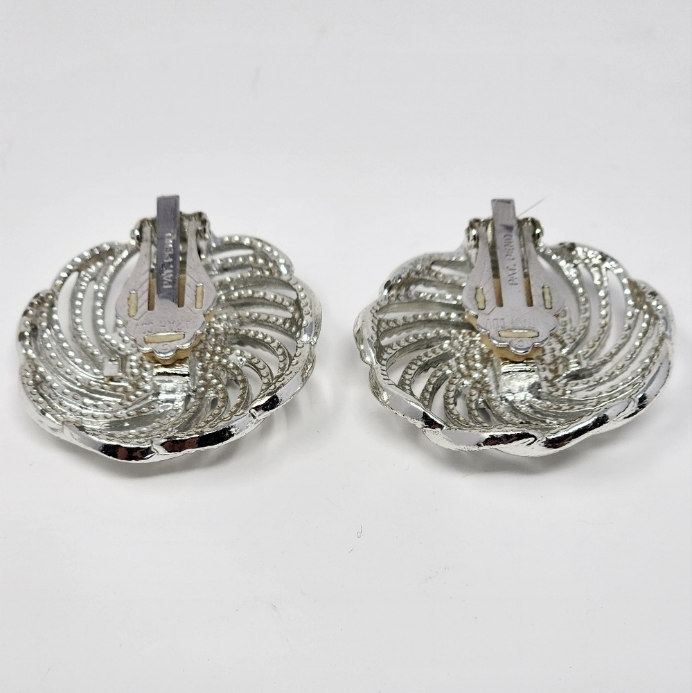SARAH COVENTRY VINTAGE 1966 MYSTIC SWIRL CLIP-ON EARRINGS - Picture 2 of 4
